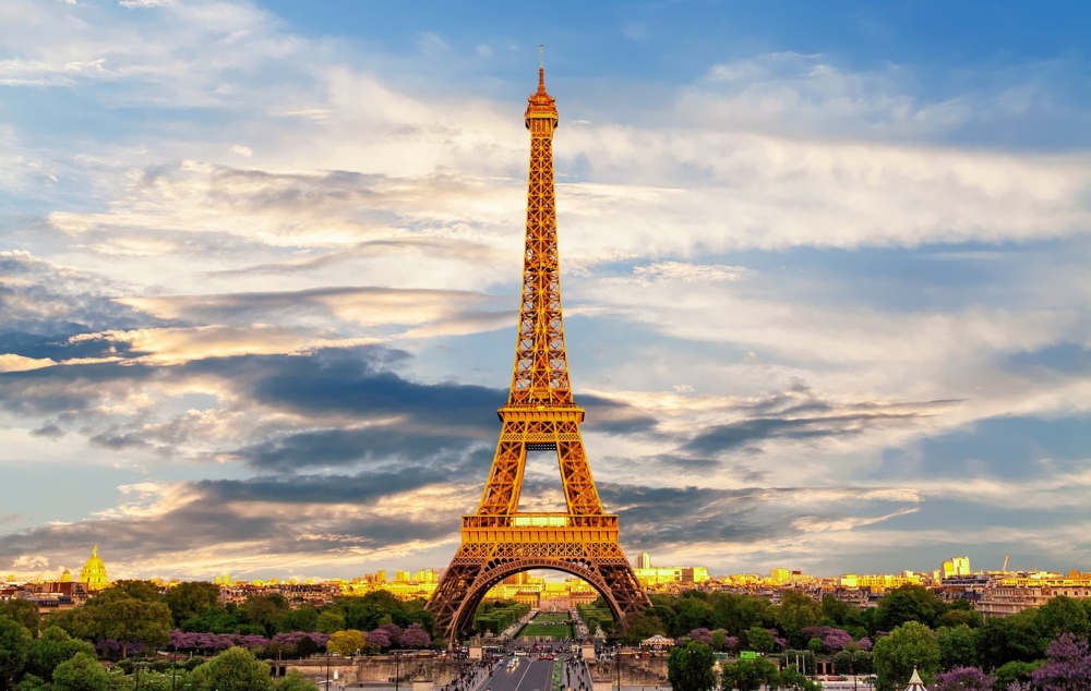 Glamour Παρίσι | Καλοκαίρι στην Πόλη του Φωτός 2023